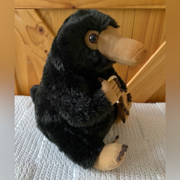 The Noble Collection Fantastic Beasts Niffler Plush - Picture 2 of 12